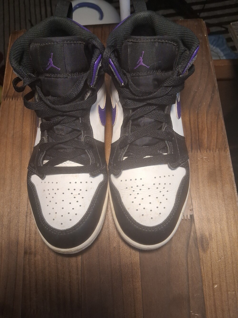 nike air jordan one mid